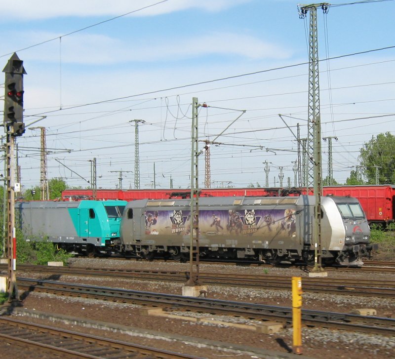 Die Kassel Huskies, 185 540, hatte in der Nacht zu Samstag, den 25.04.09,an einem B einen Zusammensto mit einem PKW in Alt Duvenstedt an der Strecke Neumnster - Flensburg. Abgestellt in Kassel Wilhelmshhe, wahrscheinlich zur anstehenden Reperatur bei Bombardier.