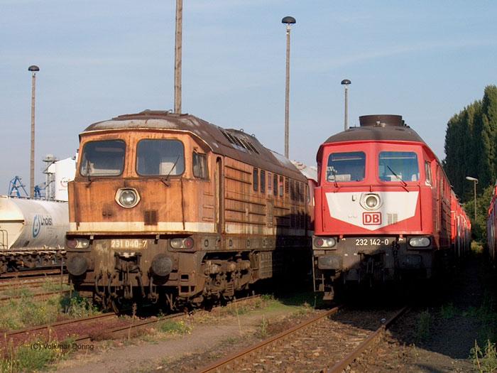 Die Kasseler Adtranz-Lok 231 040 und die DB Cargo-Lok 232 142 abgestellet in Dresden-Hafen (18.09.2003)
