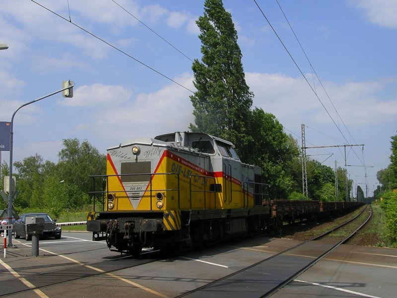 Die-Lei 203 003 (1900 PS) Wilder Willy  mit Flachwagen 
in BO Nokia.(21.05.2008) 