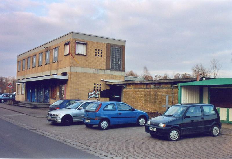 Die Letzten Tage des Bahnhof Blieskastel. Donnerstag den 17.3.05 Noch steht der Bahnhof komplett.