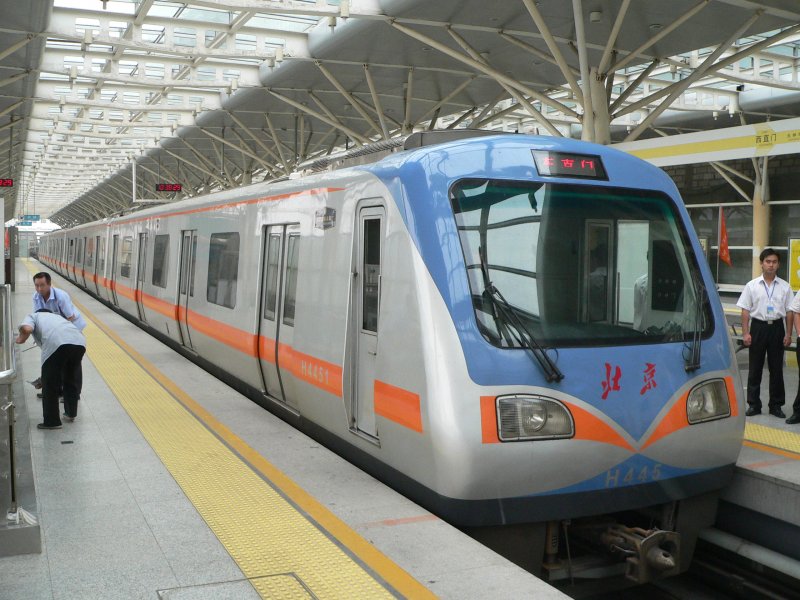 Die Linie 13 im Norden Pekings ist relativ neu, sie fhrt hauptschlich berirdisch. 13.9.2007