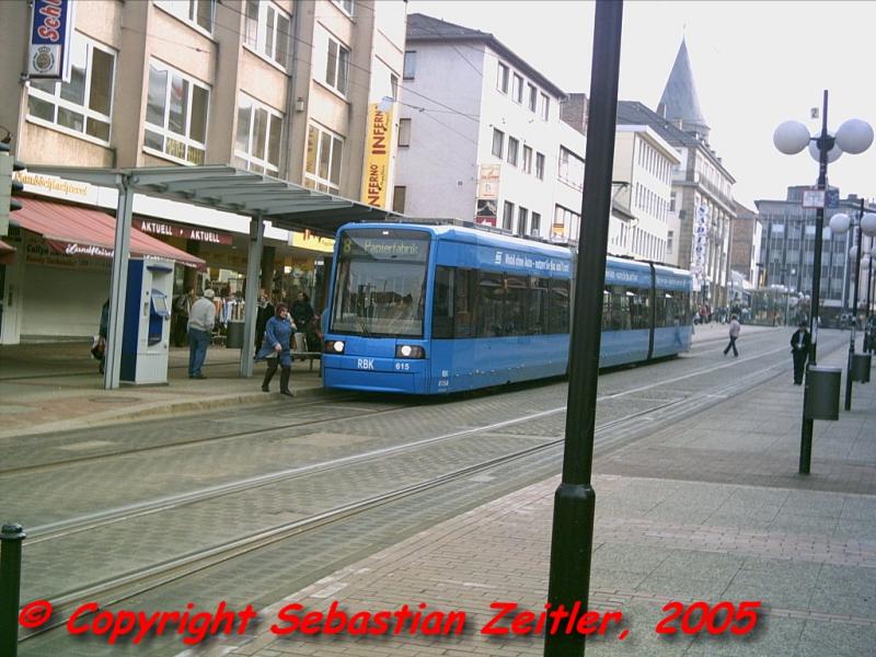 Die Linie 8 am Stern auf ihrem Weg zur Papierfabrik am Nachmittag des 30. Mrz 2005.