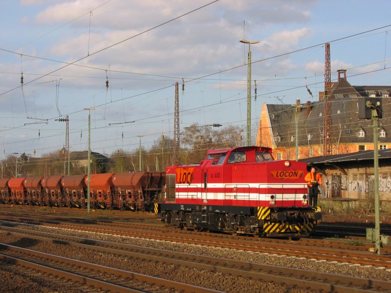 Die Locon V 100 am rangieren in Dsseldorf-Rath am 27.03.2008