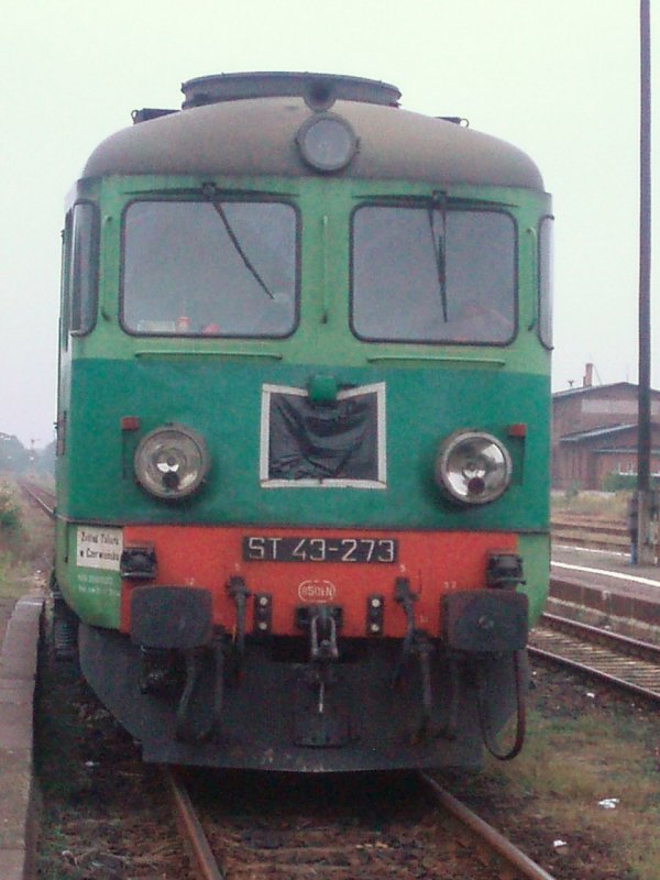 Die Lok ST 43-273 der PKP am 27.09.07 auf dem Bahnhof Forst (Lausitz).
