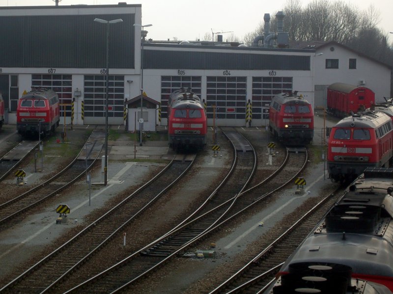 Die Loks von Links nach Rechts: 218 426, 217 020, 218 405 und 217 012 am 24.03.2008 in Mhldorf. 