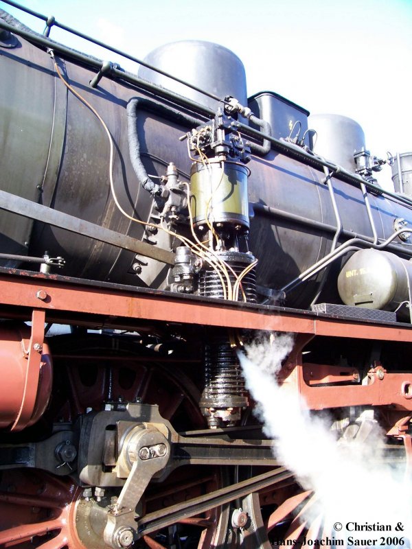 Die Luftpumpe der P8 „2455“ in Aktion. Dieringhausen am 07.10.2006.