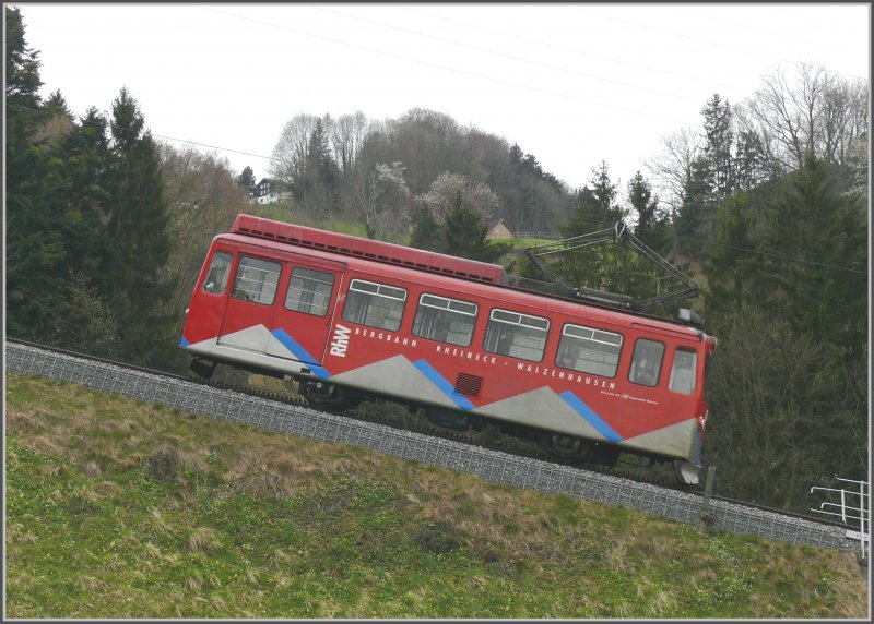 Die maximale Neigung der Strecke betrgt 250 Promille, kein Problem fr den BDeh 1/2 der RhW. (14.04.2008)