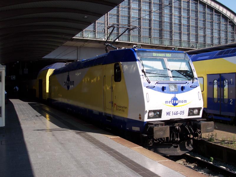 Die ME 146-05 steht abfahrtbereit im Hamburger Hauptbahnhof um ihren Metronom nach Bremen zu befrdern.