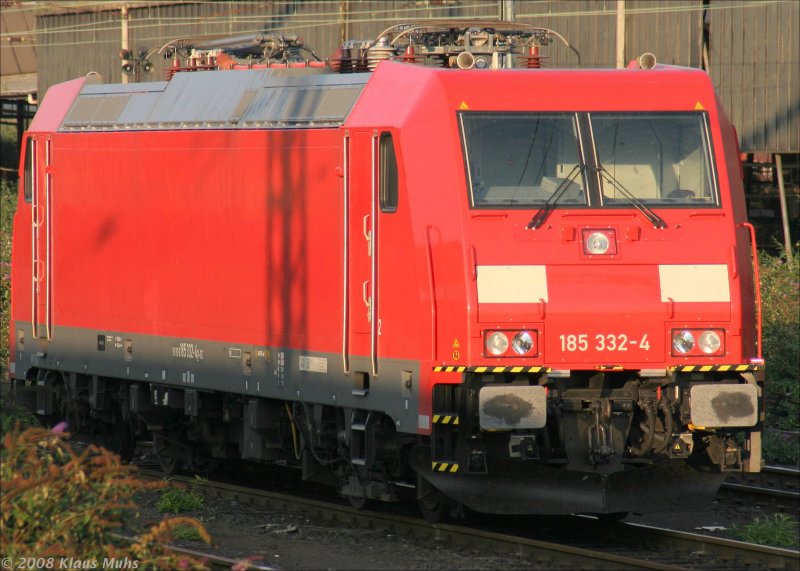 Die nagelneue 185 332-4 in der Abstellgruppe Wanne-Eickel. 18.09.2008
