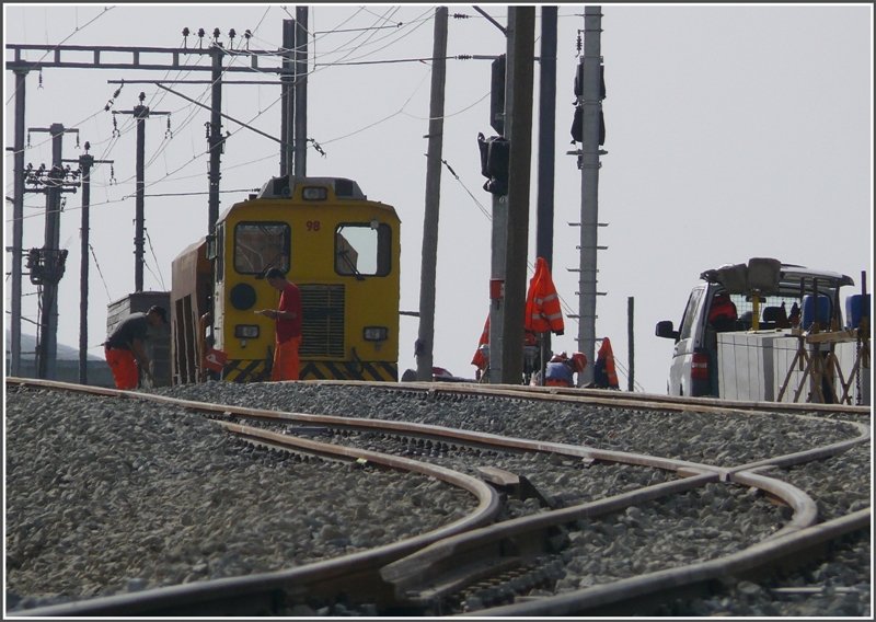 Die neue Ausfahrweiche Richtung Lagalp ist eingeschottert, aber noch nicht definitiv ausgerichtet, das heisst hier gibts noch eine Langsamfahrstelle. (10.09.2008)