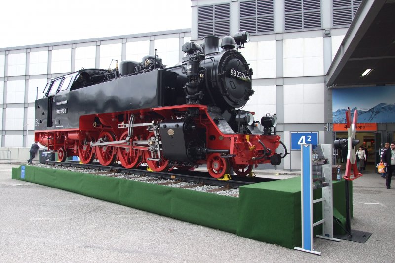 Die neue Einheitsdampflok  99-2324-4  der  Mecklenburgischen B�derbahn GmbH & Co KG , kurz Molli. Gebaut wurde sie in Meiningen, erstmals der �ffentlichkeit pr�sentiert auf der ITB Berlin.

