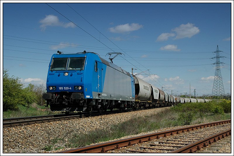 Die neueste von Angel Trains angemietete LTE 185 120 bespannte am 20.4.2008 den Braugersteleerzug 47182. Die Aufnahme zeigt den Zug von Bratislava kommend im Bereich Wien Zentralverschiebebahnhof. Voll wird dieser Zug regelm��ig von Frankreich via Deutschland in die Slowakei gef�hrt.