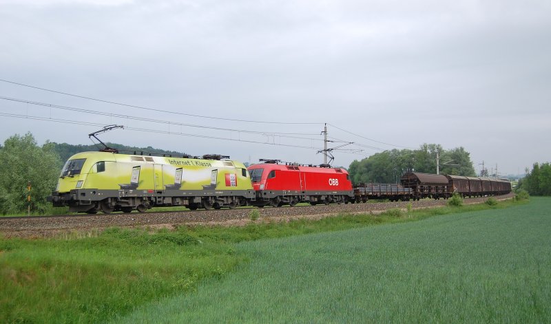 Die Ochsen 1116 033 und 1116 276
haben am 19.05.2009 den 54683
von Wels nach Selzthal gebracht
und sind dabei auch in Wartberg/Kr.
vorbeigekommen.
