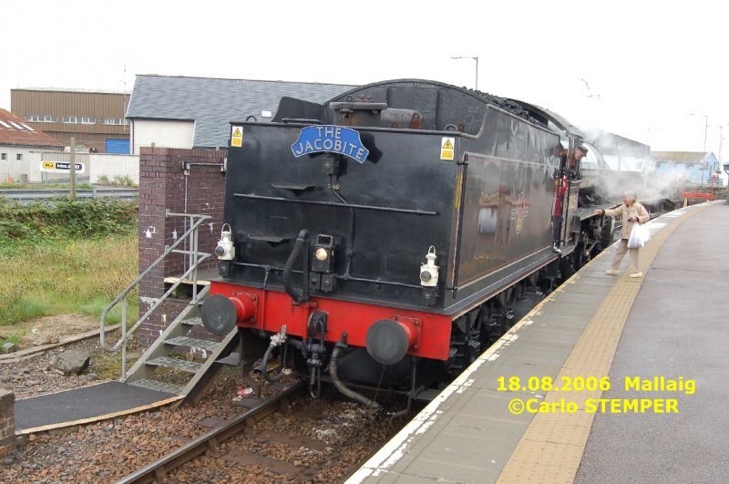 Die Oma ruft dem Enkel welcher sich im Fhrerstand befindet noch einige aufmunternde Worte zu.