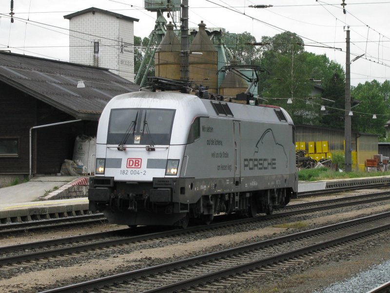 Die Porsche Lok 182 004 am 21.5.2008 in Brixlegg.