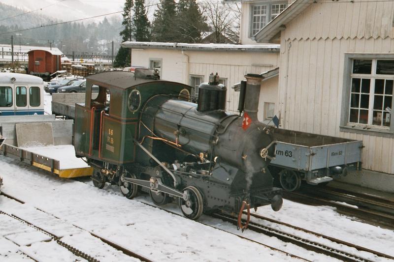 Die RB 16 auf einem Abstellgleis, wo sie vorbereitet wurde