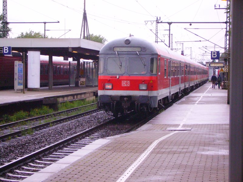 Die RB nach Itzehoe beim Halt in Elmshorn. 06.07.07
