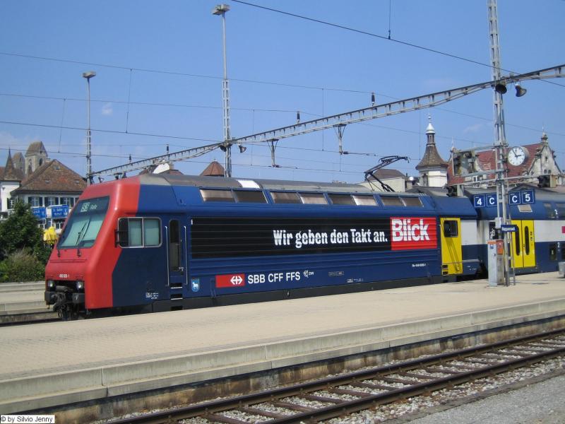 Die Re 450 035-1 ''Blick'' stand am 17.7.05 mit einer S5 nach Rafz in Rapperswil.