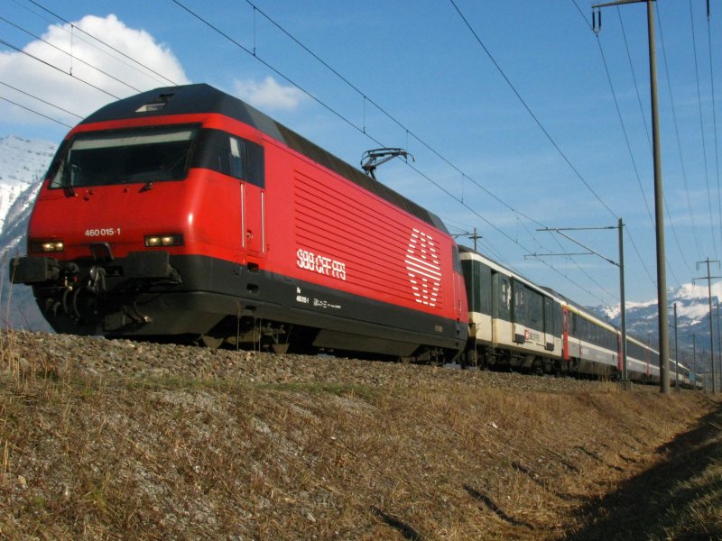 Die Re 460 015 war am 16.03.2009 mit Ihrem IR nach Basel SBB bei Bilten unterwegs.
