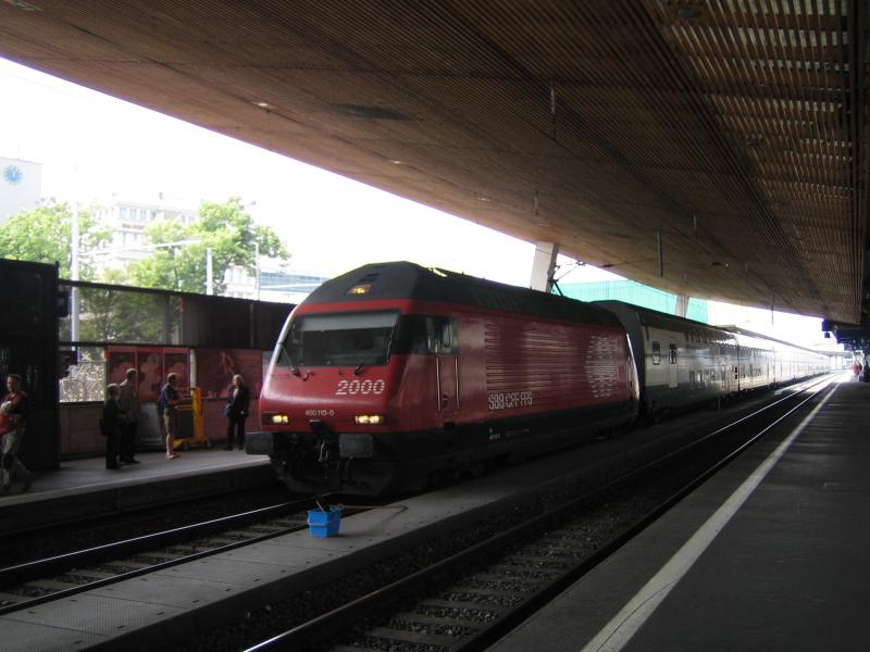 Die Re 460 110-0 ''Mariaberg'' zog am 12.6.05 den IR 2339.