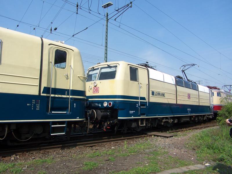 Die Reihe 181.2 zhlt fr mich zu den Maschinen, die in ihrer Wertigkeit etwas zu kurz kommen. Spurtstark, 160 km/h schnell, befrdern sie 2000to-Gterzge anstandslos, und sehen lassen kann sie sich auch, wie man sieht.