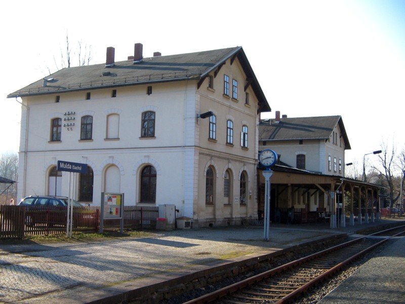 Die Riss V100.01 mit einem Meininger Schneepflug auf dem Bahnhof Mulda, 18.02.07