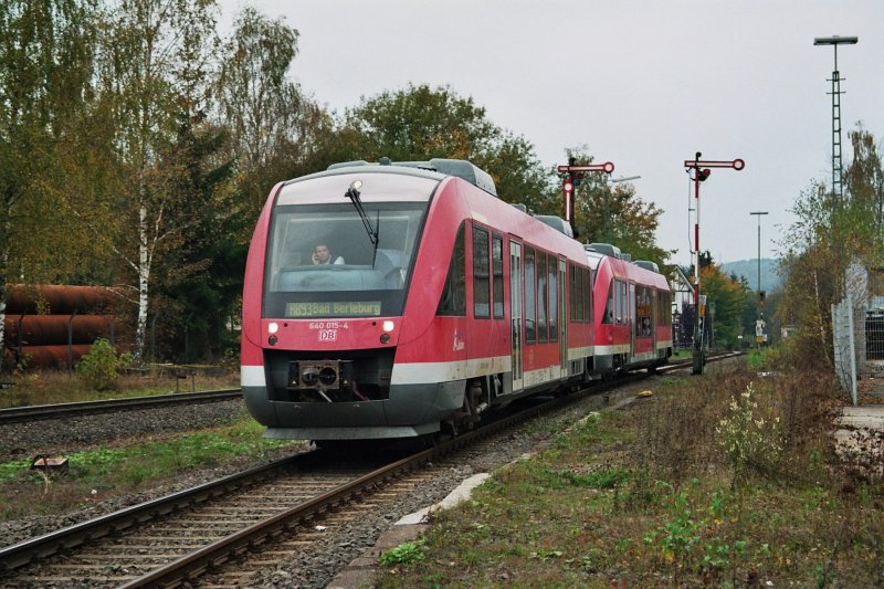 Die Rothaar-Bahn auf dem Weg nach Bad Berleburg (Ferndorf 17.10.2007)