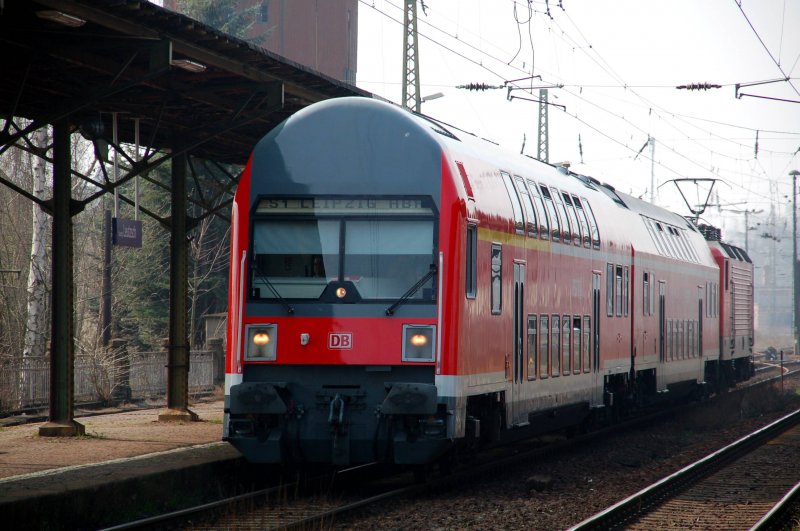 Die S1 nach Leipzig Hbf steht am 04.04.09 in Leipzig-Leutzsch.