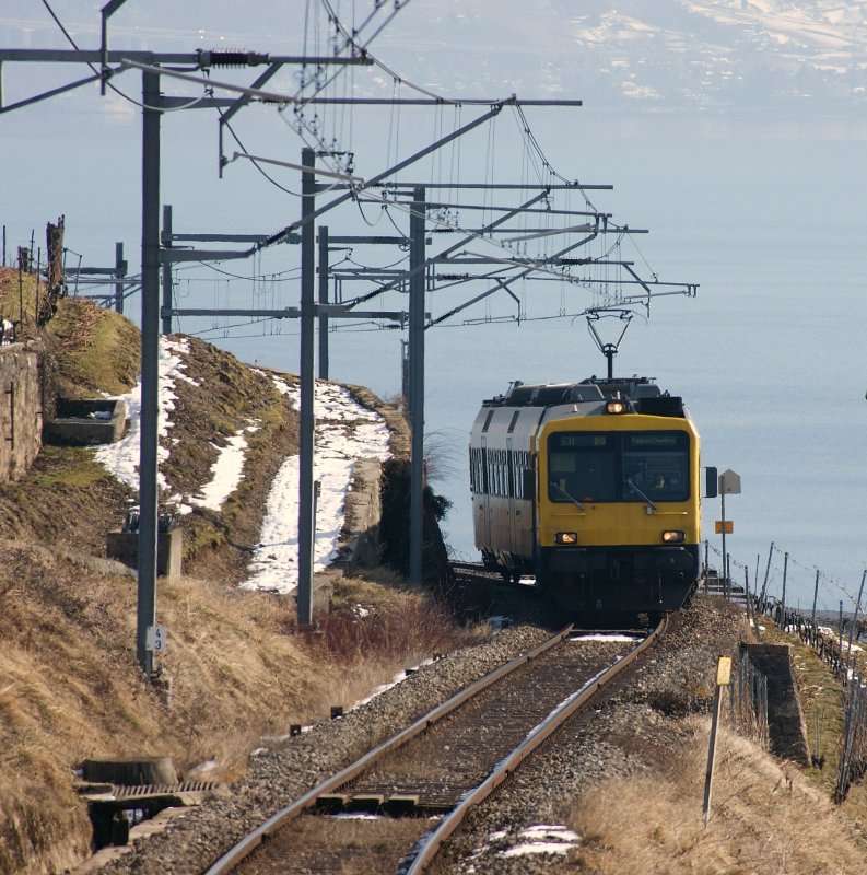 Die S31 auch bekannt unter dem Namen Train de Vignes bei der Fahrt von Vevey nach Chexbres.
(15.02.2009)