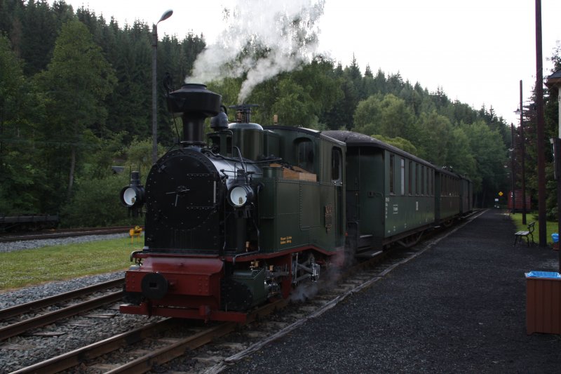 Die schsische Nachbau IK 54 am Abend des 15.07.09 im Bahnhof Schlssel.