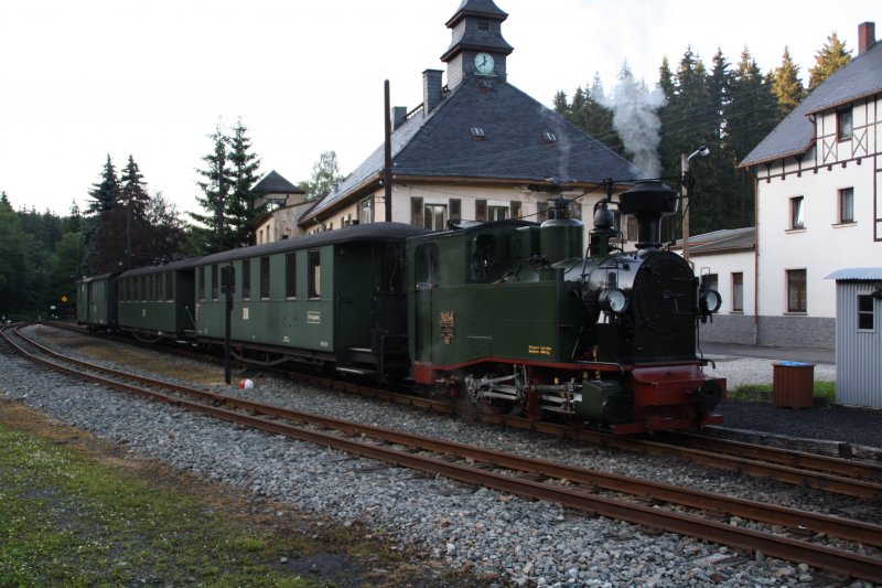 Die schsische Nachbau IK 54 war am Abend des 15.07.09 auf Testfahrt unterwegs. Hier steht sie im Bahnhof Schlssel, das Personal war in der Schlsselmhle Abend essen.