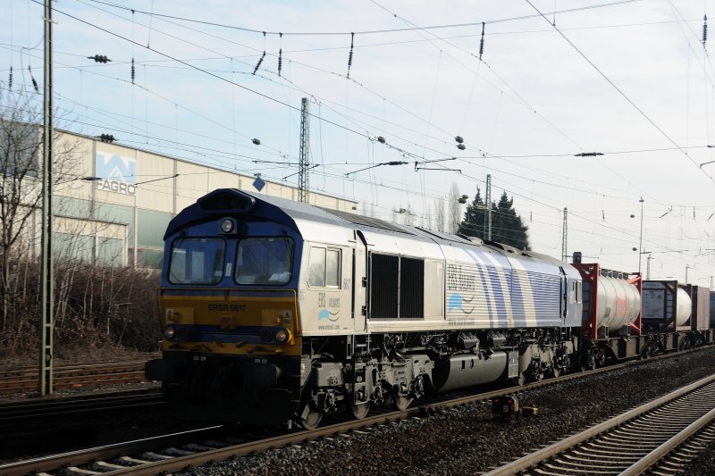 Die Schienen meinten es gut an meinem Geburtstag: ERSR 6617 der ERS Railway GmbH durchf�hrt mit einem KLV-Zug gleich den Bahnhof von Gro� Gerau. (19.02.2009)