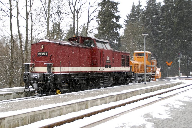 Die Schneefrse kehrt vom Brocken zurck, Zuglok ist 199 874. Aufnahme vom 19.3.2008 in Drei Annen Hohne.