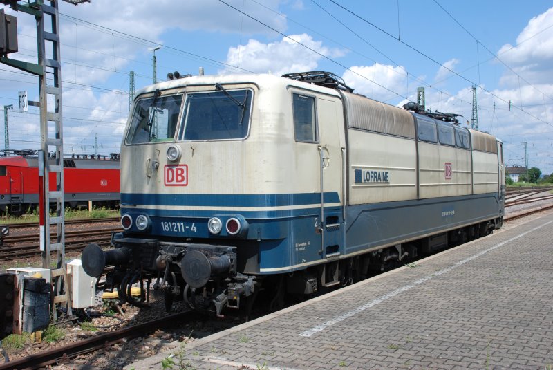 Die schne BR 181 211 im Karlsruher Hbf. Sie trgt den Namen  Lorraine . Das Foto entstand am 12.06.2009.