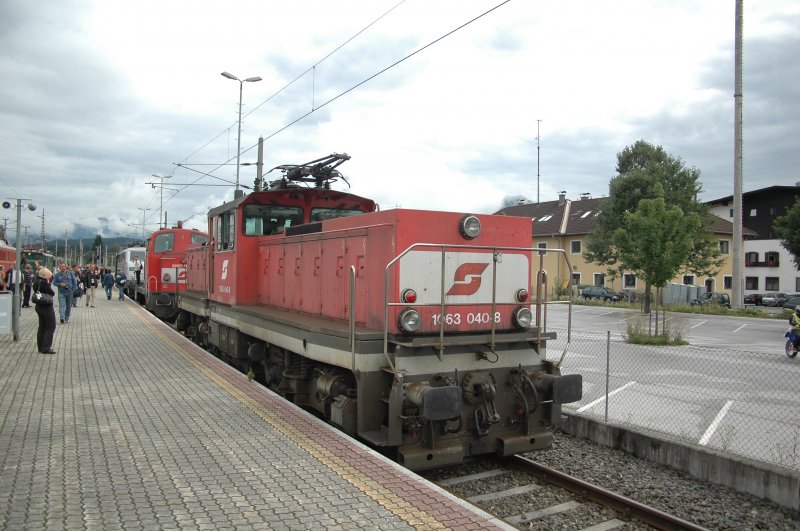 Die schon etwas in die Jahre gekommene 1062 040 am 23.08.08 bei der Parade zu `150 Jahre Eisenbahn in Tirol´ in Wrgl