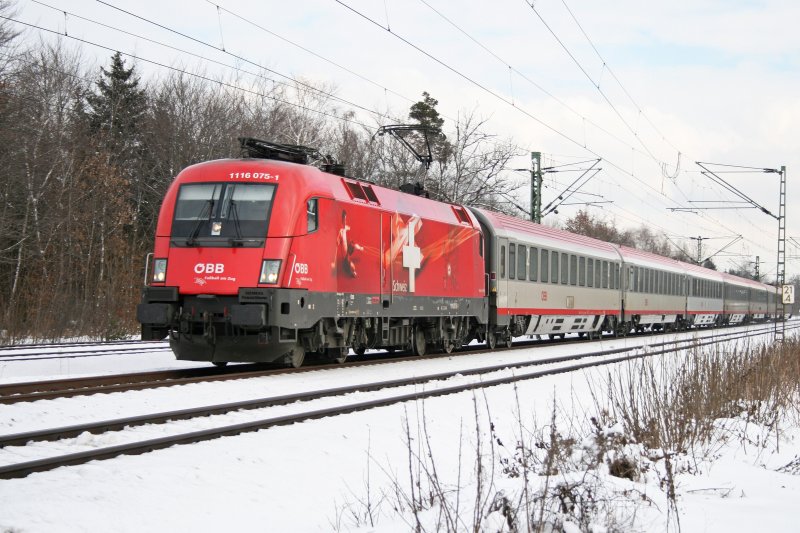 Die schweizer EM Lok 1116 075 mit EC 60 am 19.02.2009 in Haar (bei Mnchen).