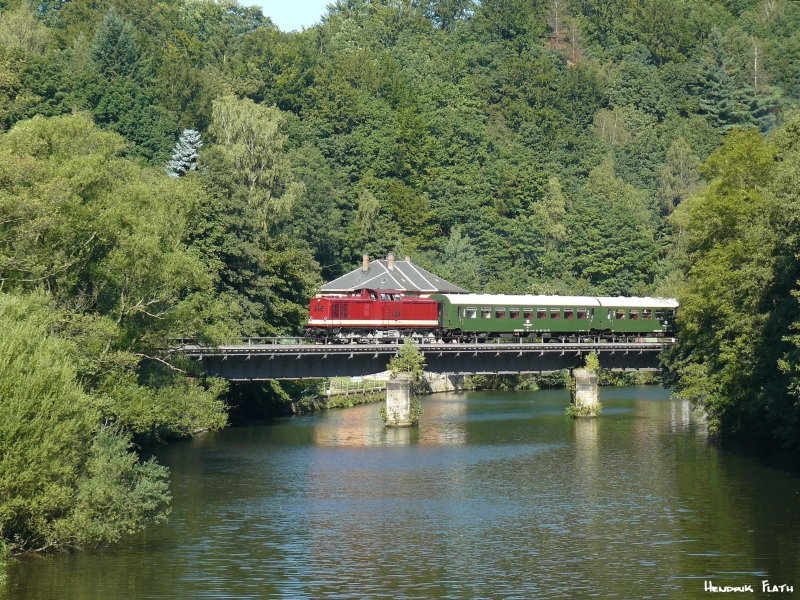 Die Serie der Sonderfahrt mit 112 331-4 der Ostschsischen Eisenbahnfreunde Lbau mchte ich mit diesem Bild aus Scharfenstein beginnen. Datum: 13.09.2008