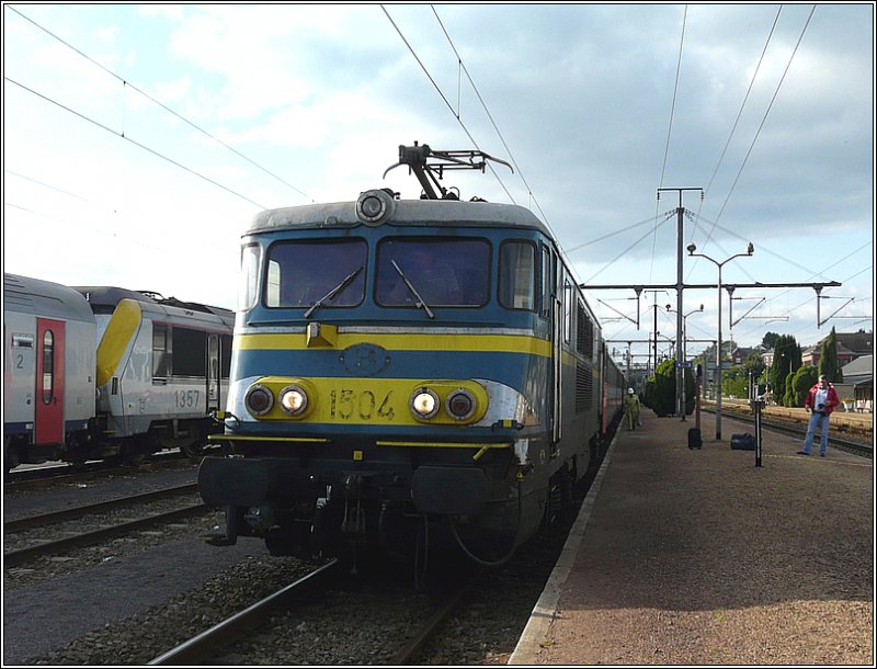 Die SNCB E-Lok 1504 brachte uns am 14.09.08 von Lige Guillemins nach Gouvy und dort hatten wir das Glck bei den abendlichen Rangierarbeiten zuschauen zu drfen. (Jeanny) 