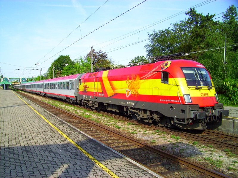 Die Spanien Lok bei der Bereitstellung des EC 669 in Bregenz am 9.5.2009 um 9.04 Uhr.

Lg
