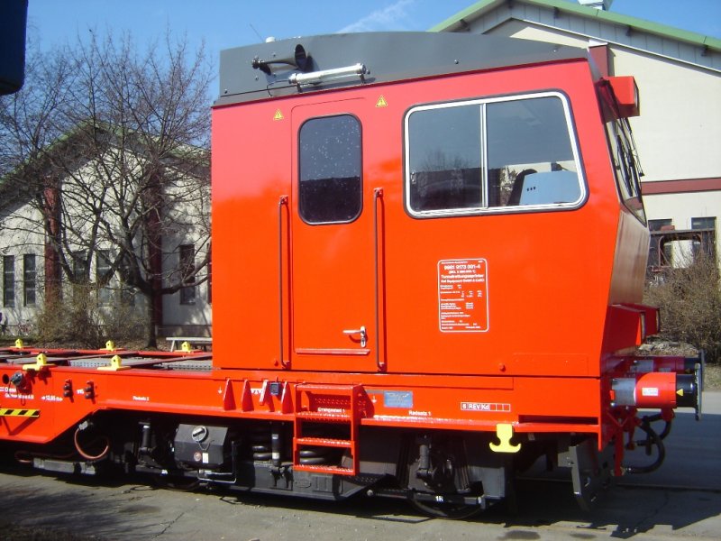 Die Standardpuffer des Fahrzeugs wurden durch Crashelemente ersetzt um die passive Sicherheit des Triebfahrzeugfhrers zu erhhen.
