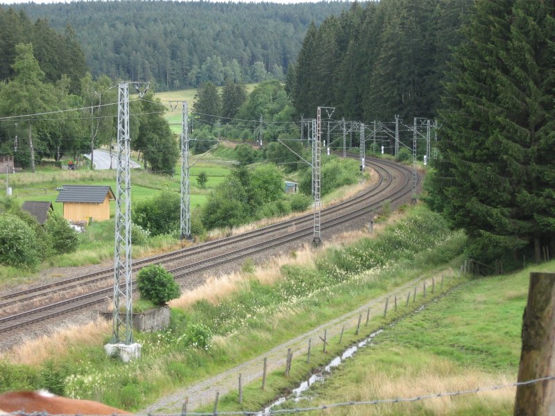 Die Strecke bei km 69,1 der Schwarzwaldbahn am 3.7.07