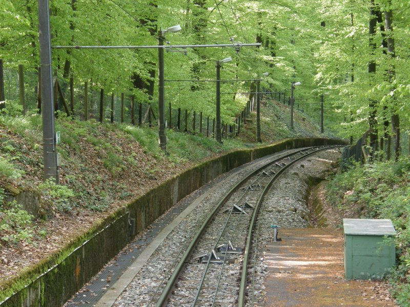 Die Strecke der Stuttgarter Standseilbahn direkt nach Abfahrt aus der Bergstation. (29.04.2008)
