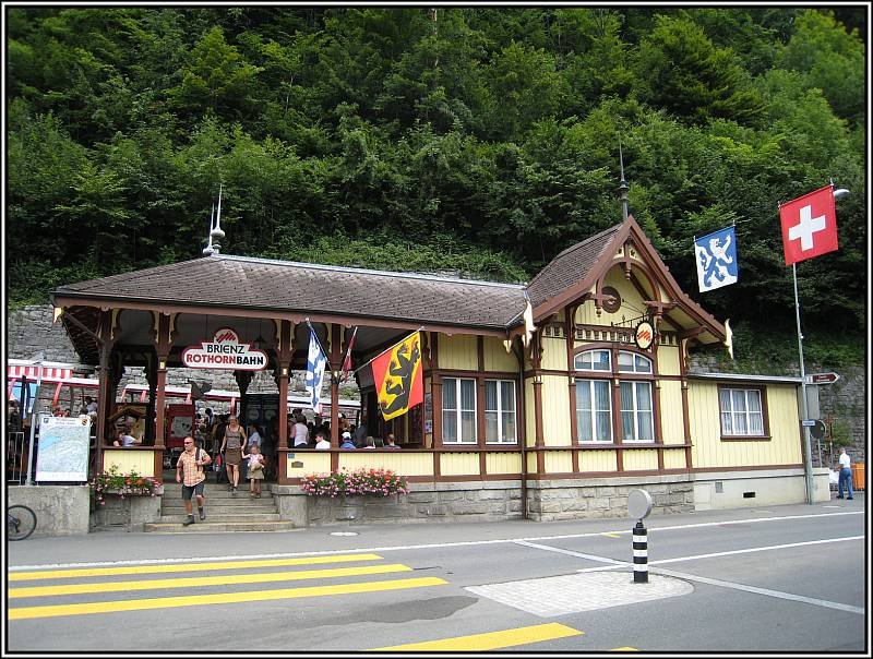 Die Talstation der Brienz Rothornbahn, aufgenommen am 28.07.2008.