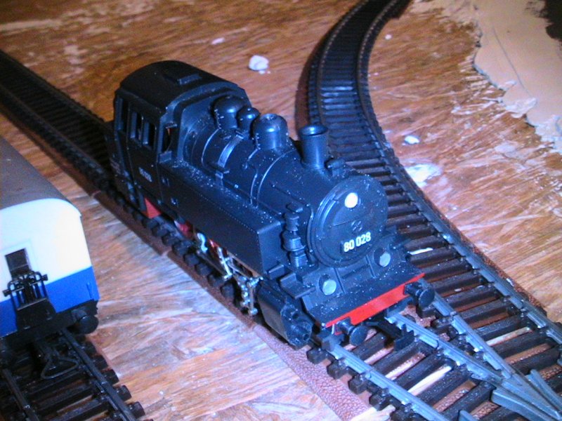 Die Tender auf meiner neuen Modellbahnanlage. Die vorherigen Bilder stammen alle aus der Nhe des Alpenteils, der langsam immer grer wird.