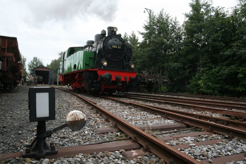 Die Tenderlok  Anna 6 , gebaut bei Krupp im Jahr 1940, verlsst ihren Unterstand am Museum  Zeche Zollern II/IV  in Dortmund