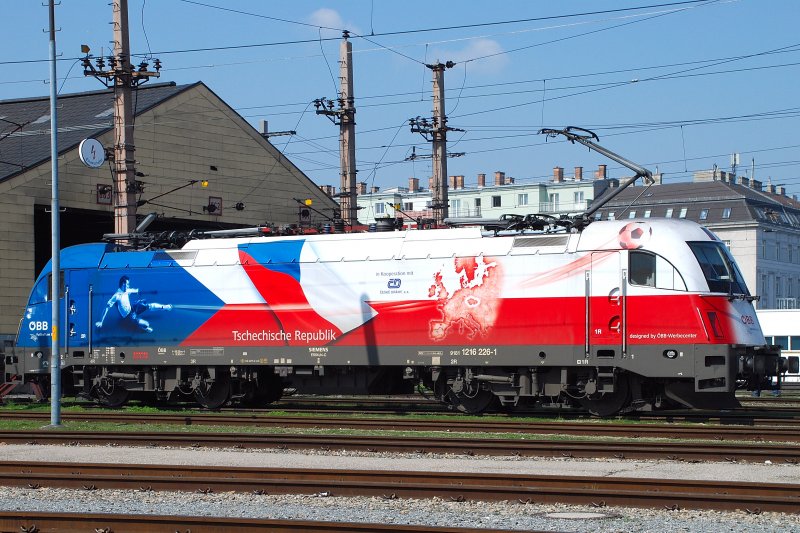 Die Tschechien Lok 1216 226 wartet in der Traktion Wien Sd auf ihren nchsten Einsatz.