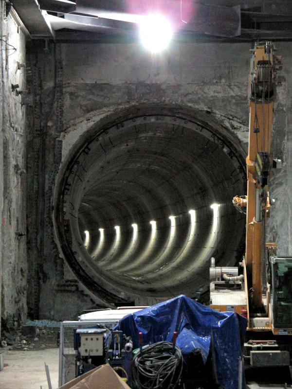 Die Tunnelrhre des Leipziger Citytunnels an der Station Hauptbahnhof Ri. Wilhelm-Leuschner-Platz, 03.05.08