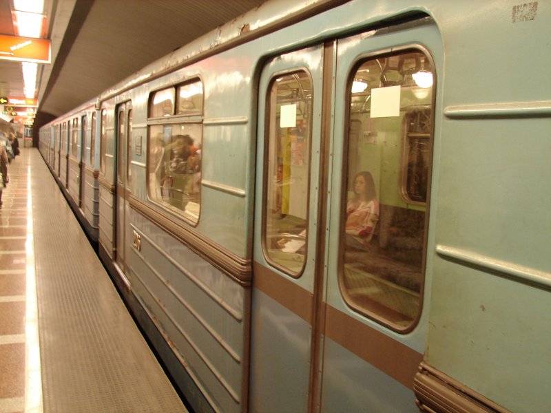 Die U-Bahnwagen der Metro Linie 2 in Budapest/Ungarn. Aufgenommen am 21.10.2007