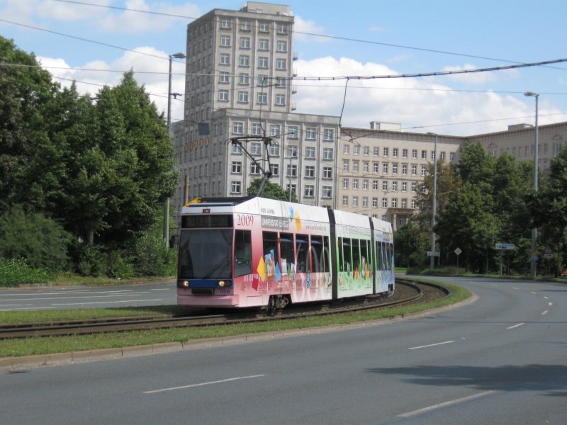 Die Uni-Tram fuhr am 31.07.09 zum Anfang der GC (GamesConvation) in Leipzig auf der Linie 10E zum Leuschnerplatz. 