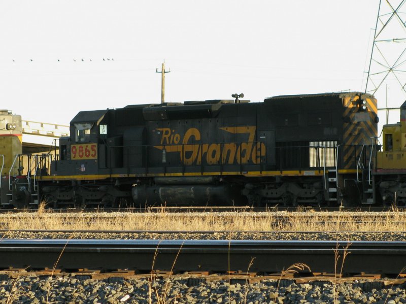 Die Union Pacific Lok 9865 wartet am 13.1.2008 in Houston (Texas) auf weitere Aufgaben. Die Lok trgt noch die Rio Grande Lackierung!